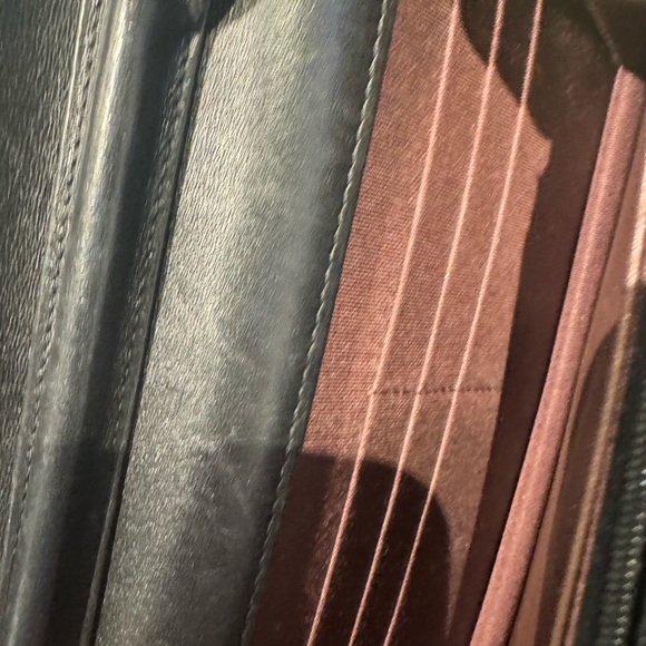 Chanel classic wallet on chain with gold hardware - Picture 8 of 10